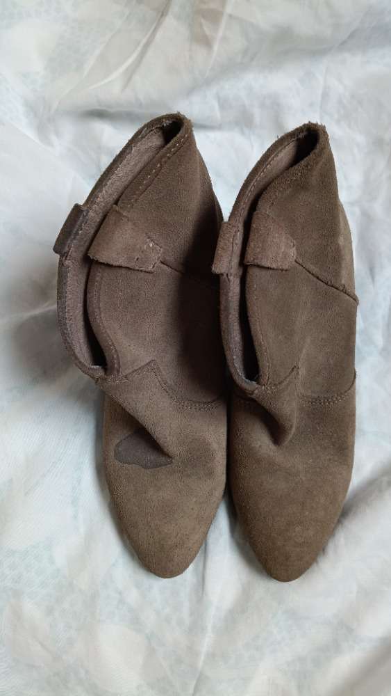 Suede tan brown ankle boots by ASH