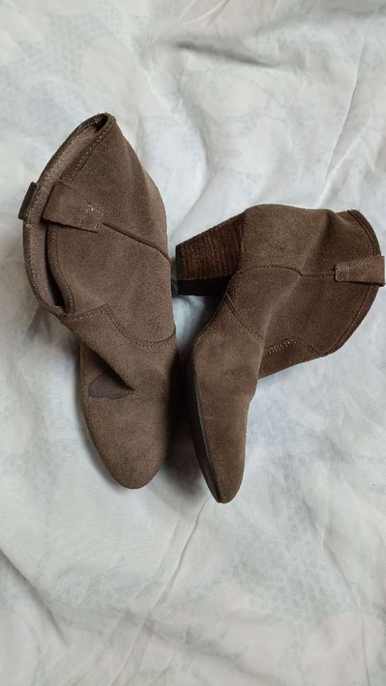 Suede tan brown ankle boots by ASH