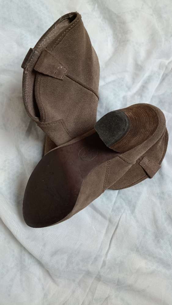 Suede tan brown ankle boots by ASH