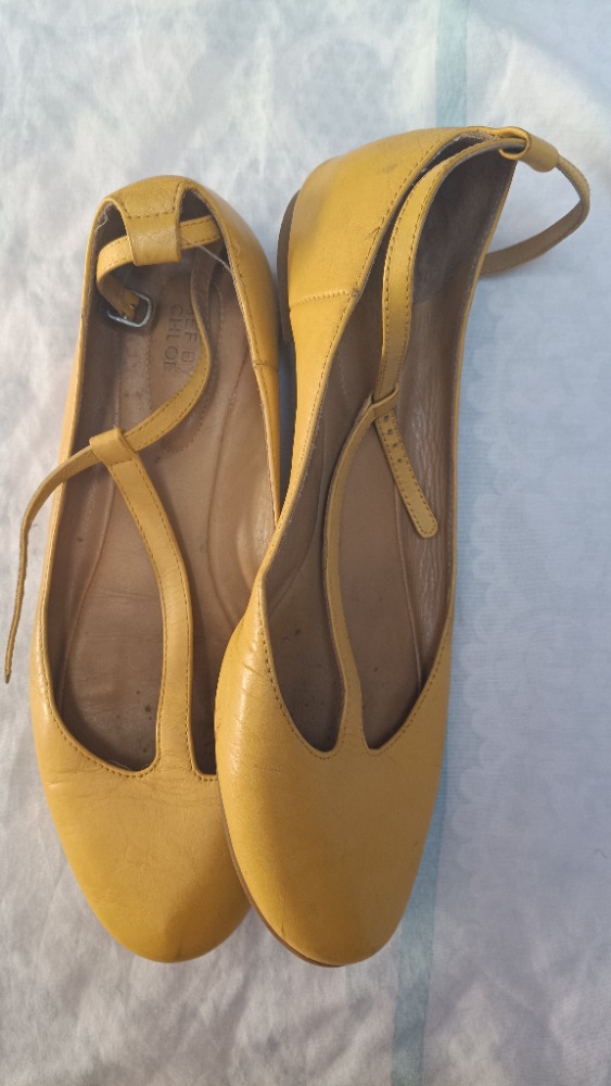 Yellow leather flat pumps with T bar by Chloe