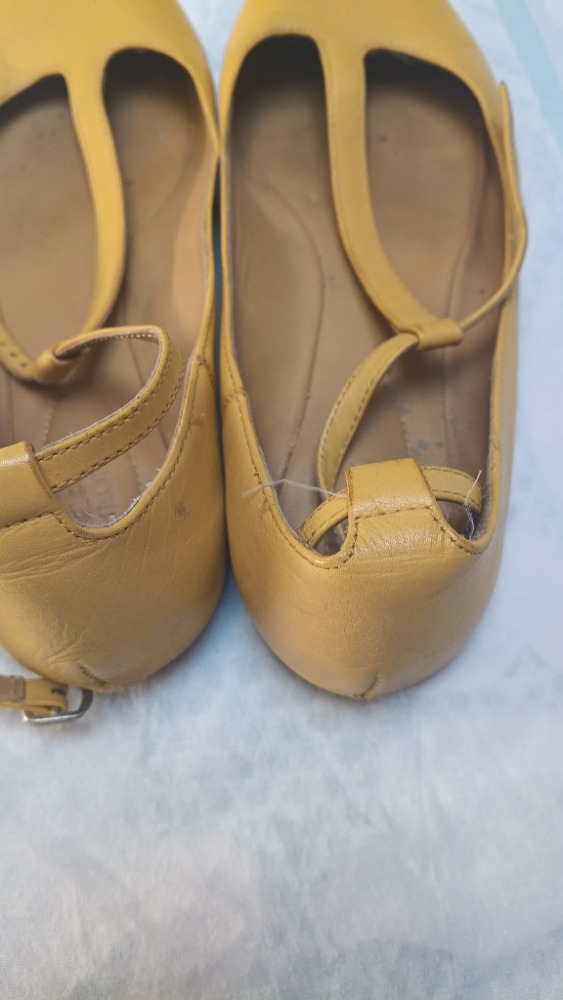 Yellow leather flat pumps with T bar by Chloe