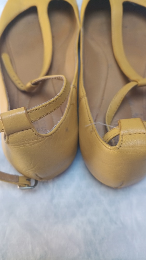Yellow leather flat pumps with T bar by Chloe