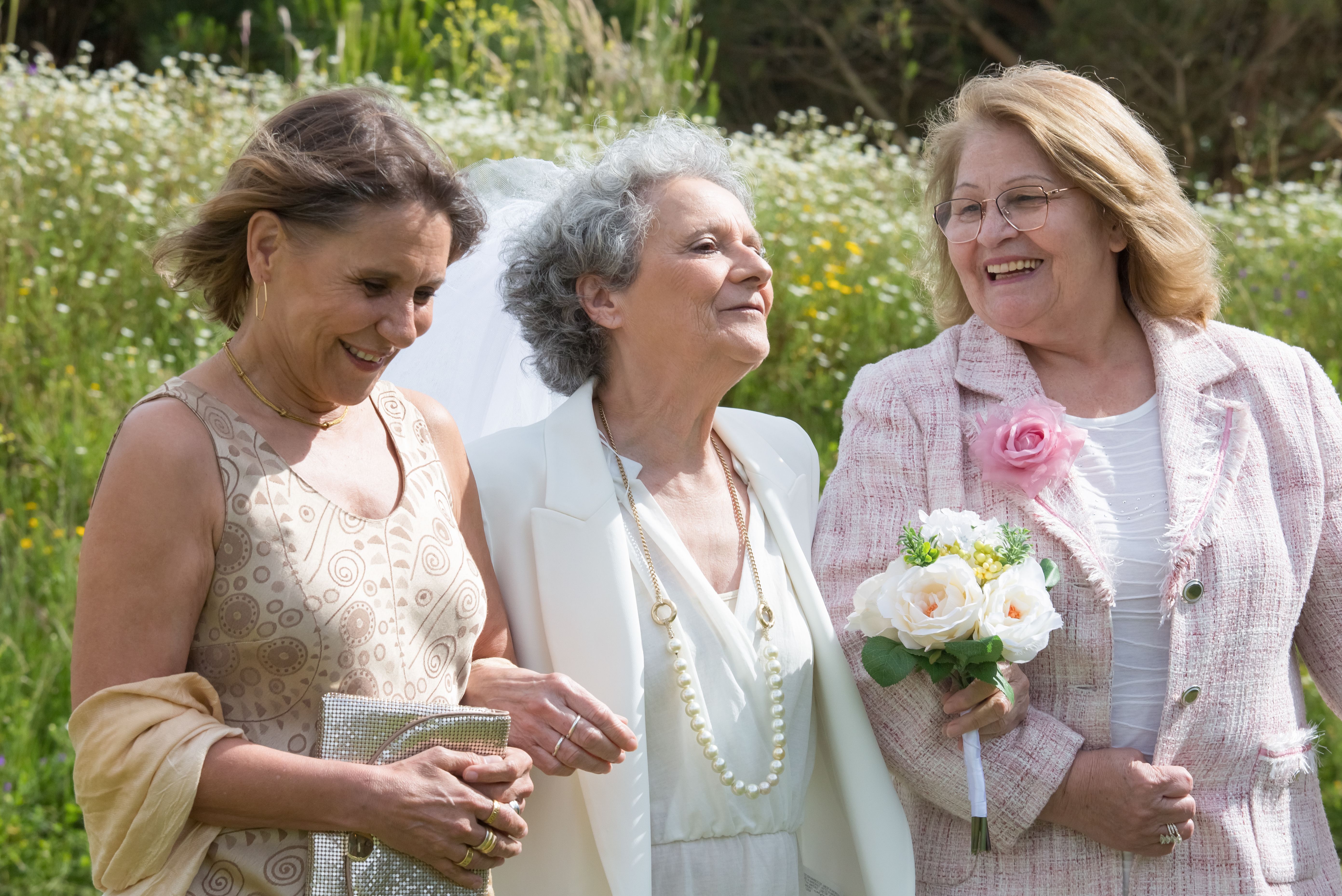wedding dress etiquette for female guest