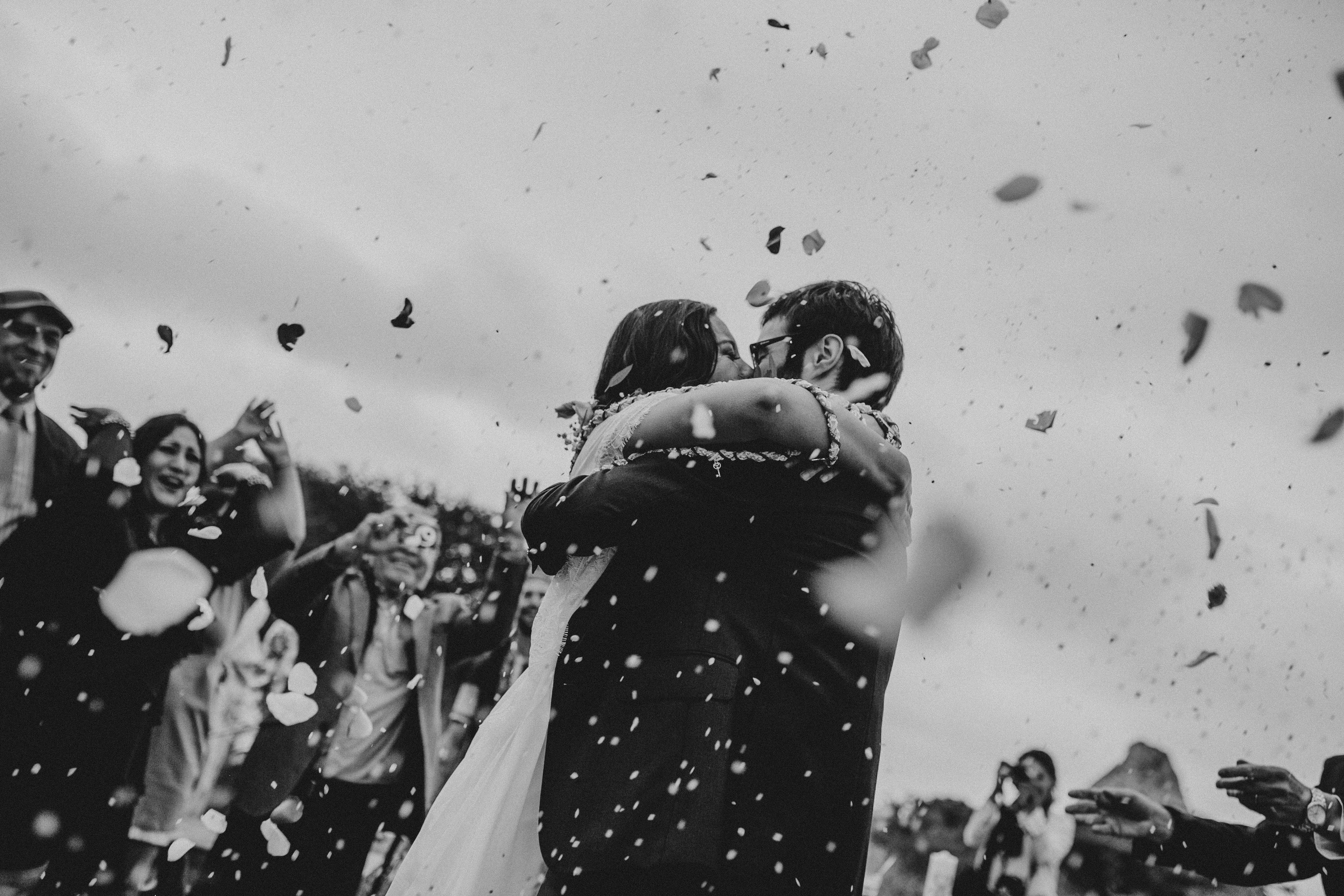 wedding dress etiquette for female guest