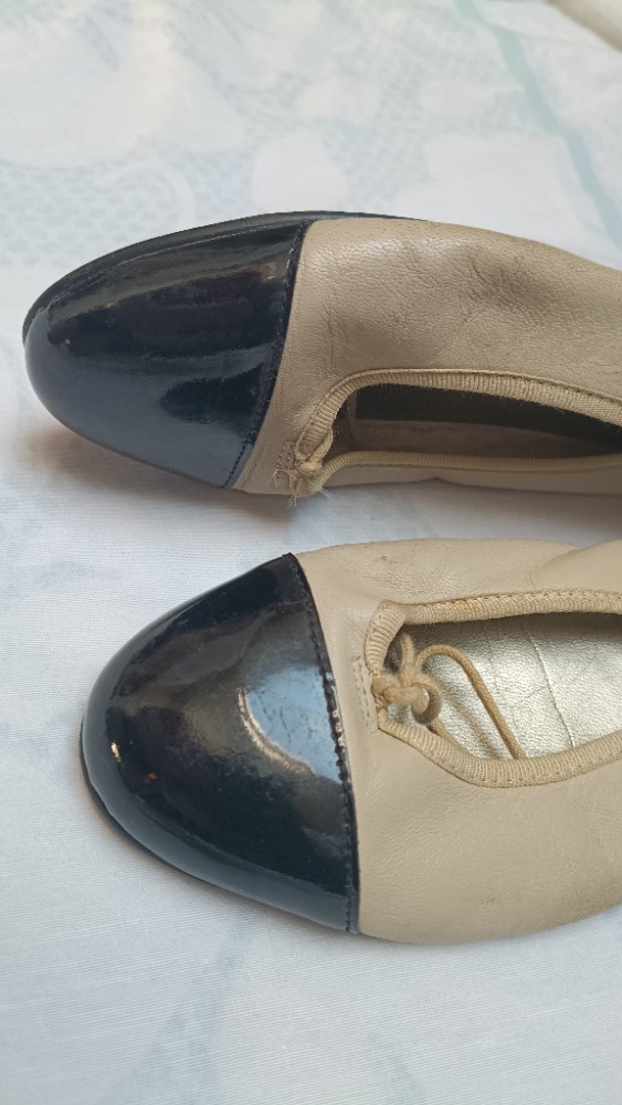 Cap toe leather flats by French Sole