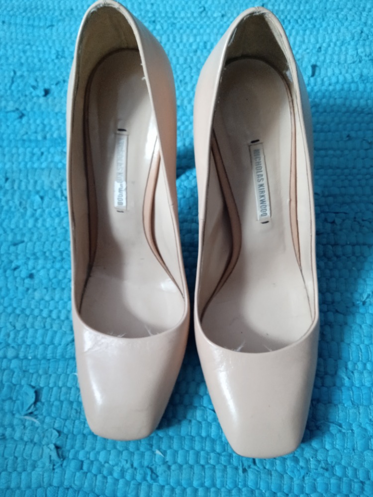Beige curved heels with square toe by Nicholas Kirkwood