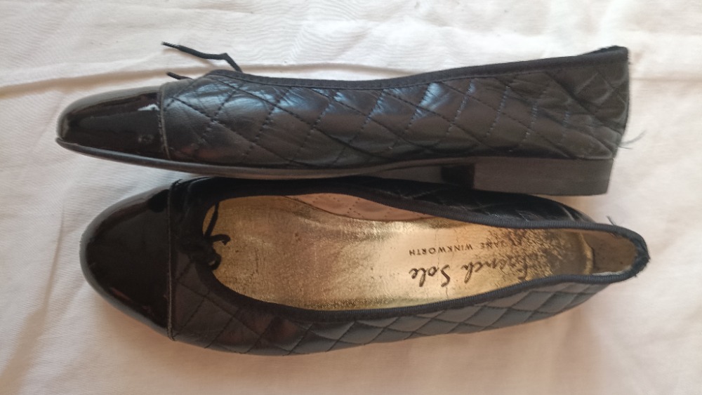 Quilted black ballerina flats by French Sole
