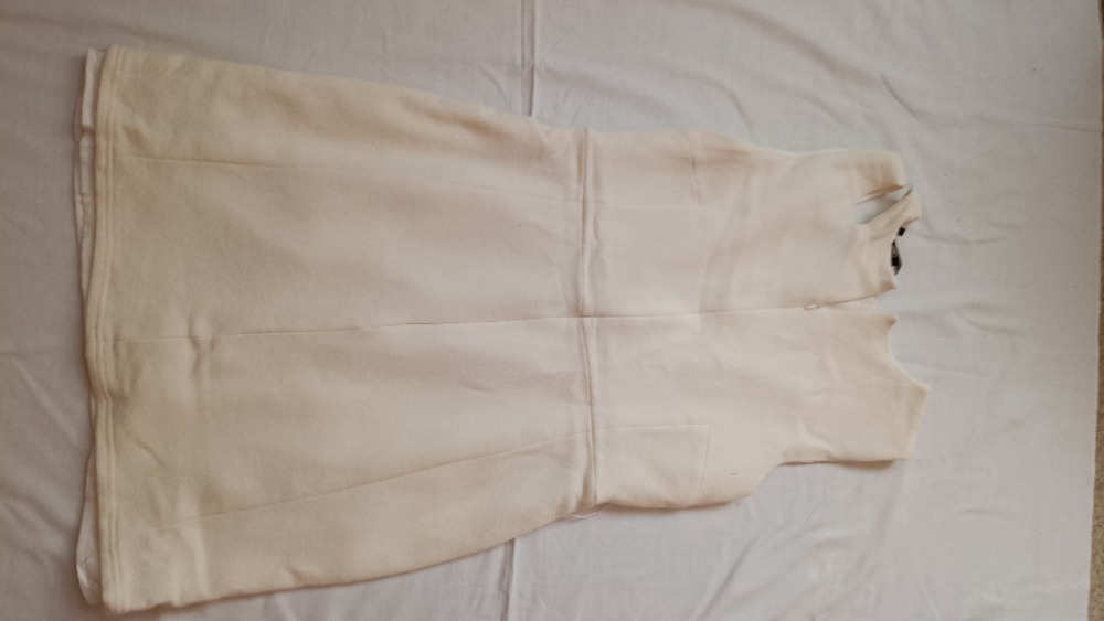White sheath knee length dress by Raoul