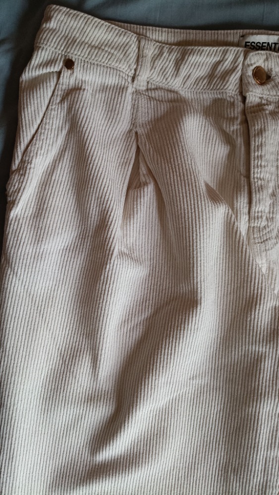 Essential Antwerps white corduroy trousers